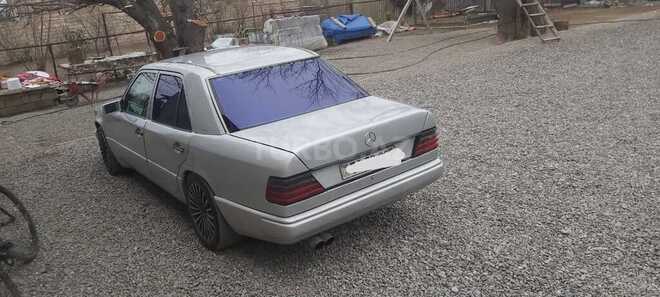 Mercedes 220 E-8
