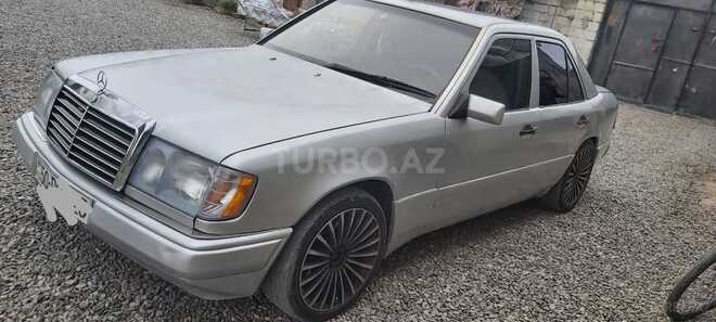 Mercedes 220 E-9