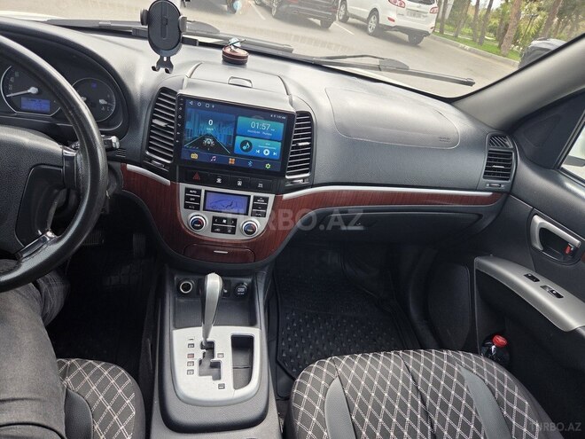 Hyundai Santa Fe-15