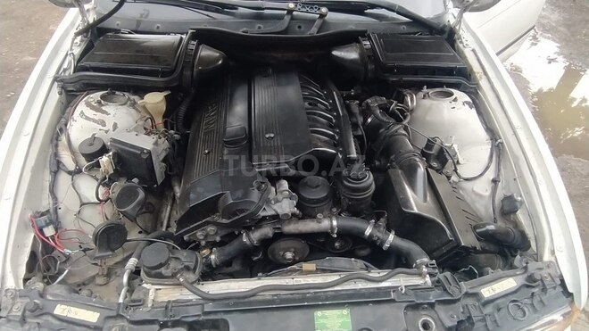 BMW 523-7