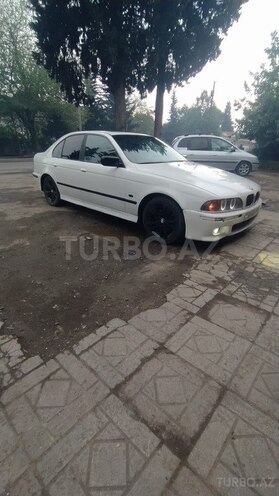 BMW 523-4