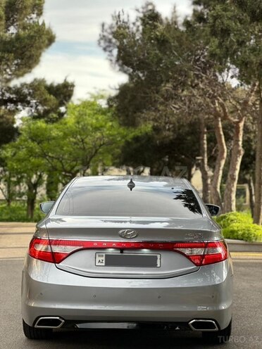 Hyundai Grandeur-6