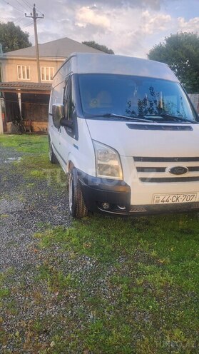 Ford Transit-2