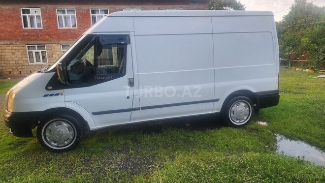 Ford Transit-4
