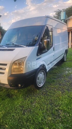 Ford Transit-3