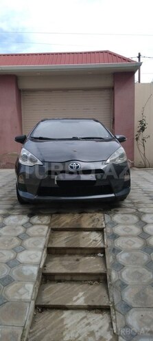 Toyota Prius C-1