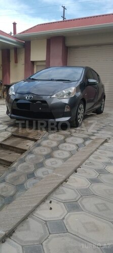 Toyota Prius C-2