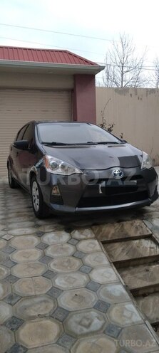 Toyota Prius C-3