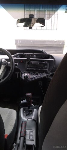 Toyota Prius C-4