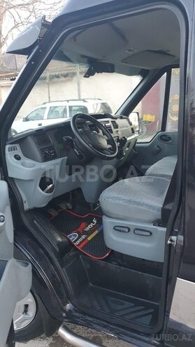 Ford Transit-8