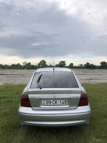 Opel Vectra-2