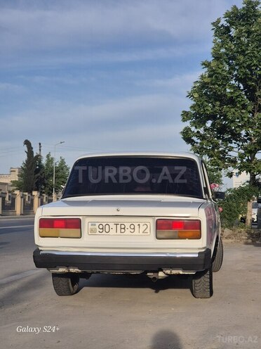 LADA (VAZ) 2107-2