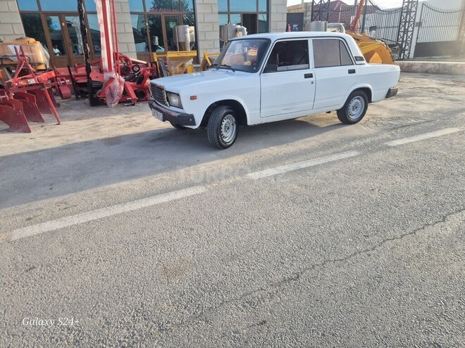 LADA (VAZ) 2107-4