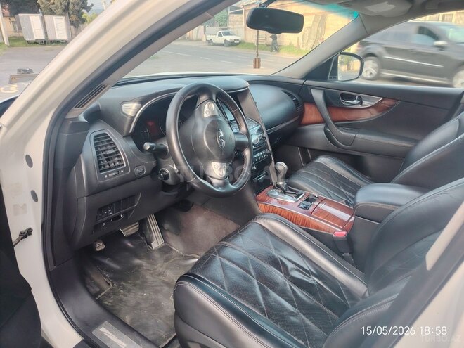 Infiniti FX35-3