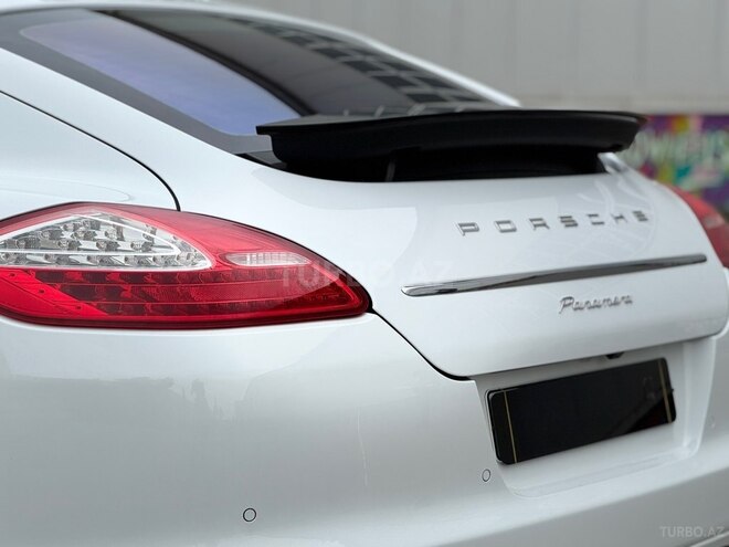 Porsche Panamera-3