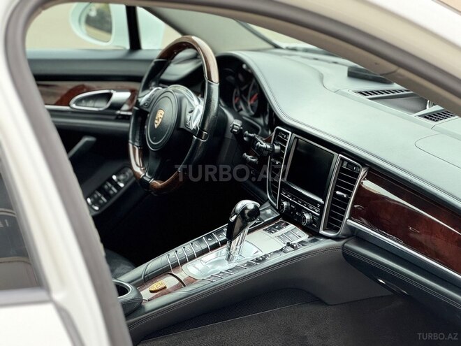 Porsche Panamera-9