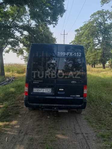 Ford Transit-11