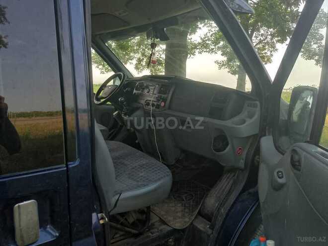 Ford Transit-14