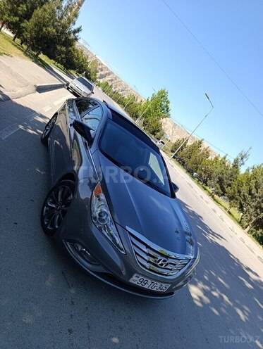 Hyundai Sonata-2