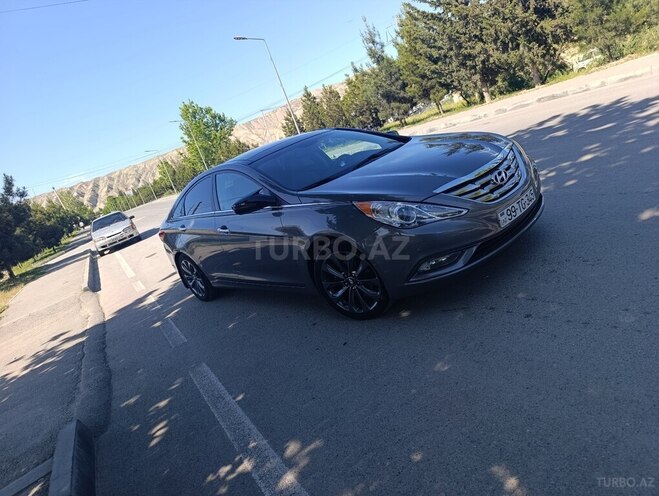Hyundai Sonata-5