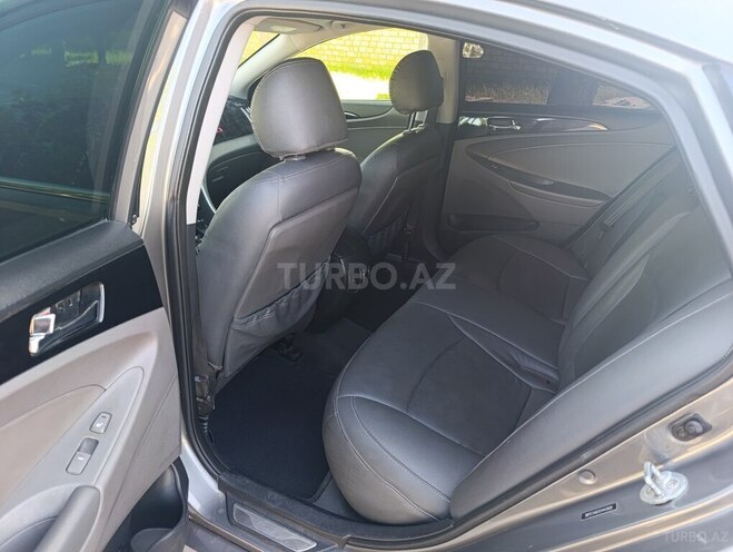 Hyundai Sonata-10