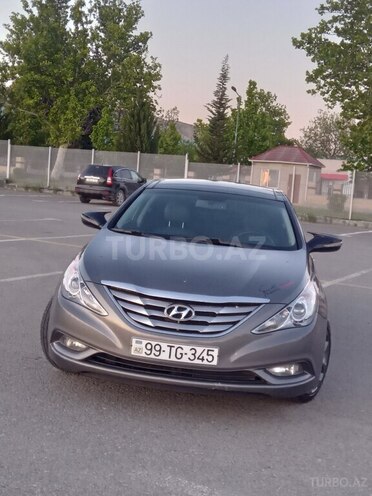 Hyundai Sonata-1