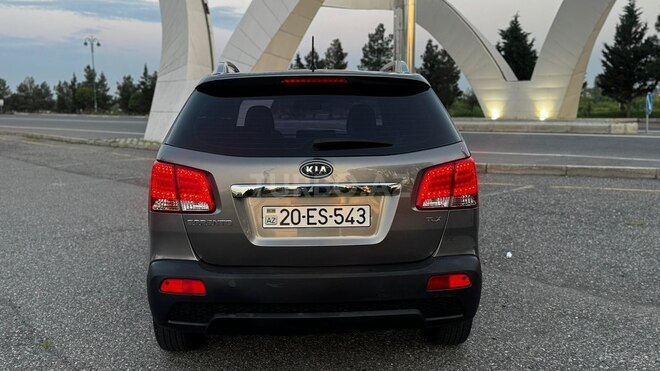 Kia Sorento-12