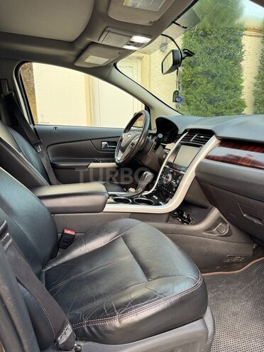 Ford Edge-12