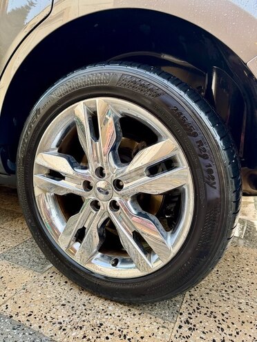 Ford Edge-8