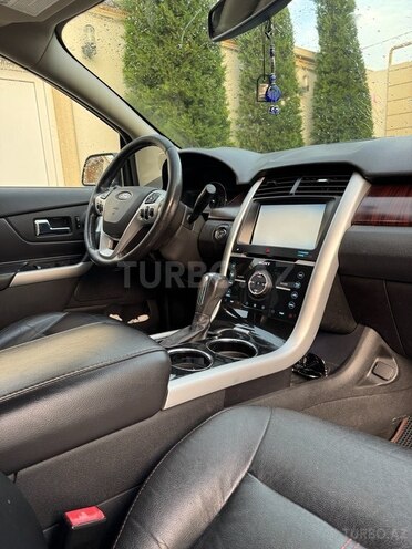 Ford Edge-13