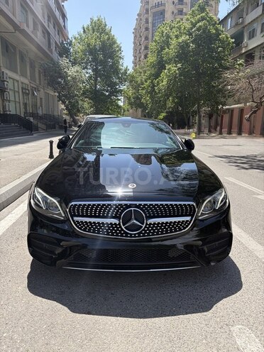 Mercedes E 400 4MATIC-1