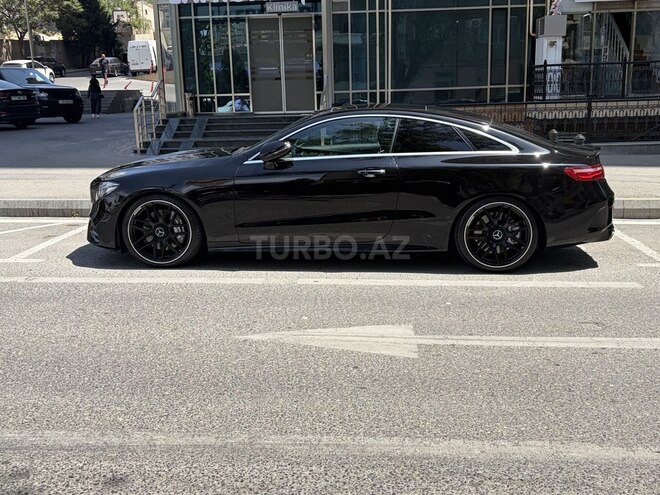 Mercedes E 400 4MATIC-12