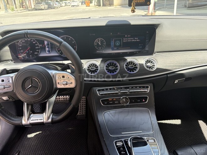 Mercedes E 400 4MATIC-9