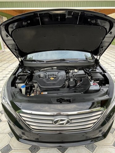 Hyundai Sonata-16
