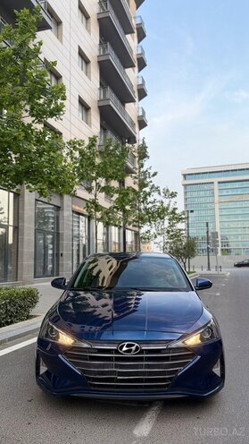 Hyundai Elantra-2