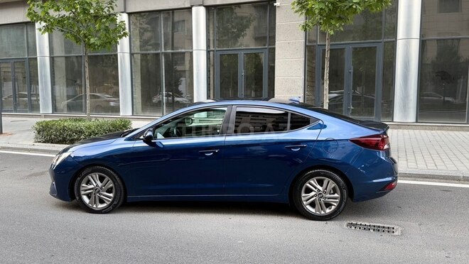 Hyundai Elantra-5