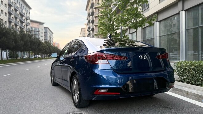 Hyundai Elantra-7