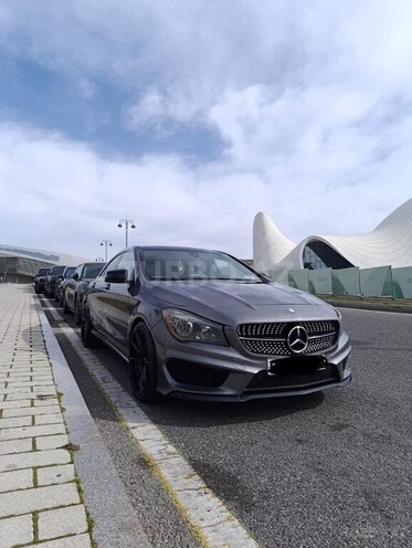 Mercedes CLA 250-1