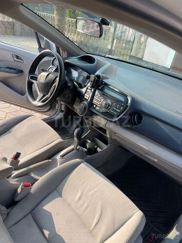 Honda Insight-3