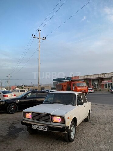 LADA (VAZ) 2107-1