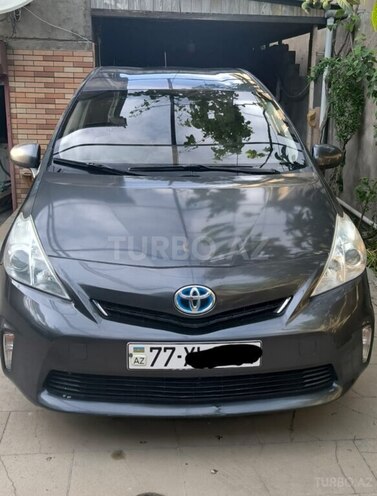 Toyota Prius V-6