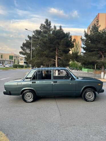 LADA (VAZ) 2107-2