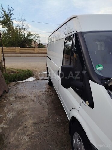 Ford Transit-3