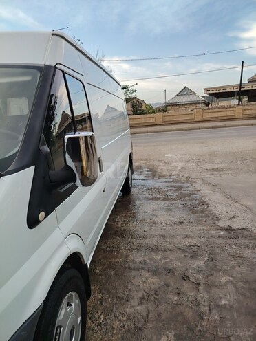 Ford Transit-4