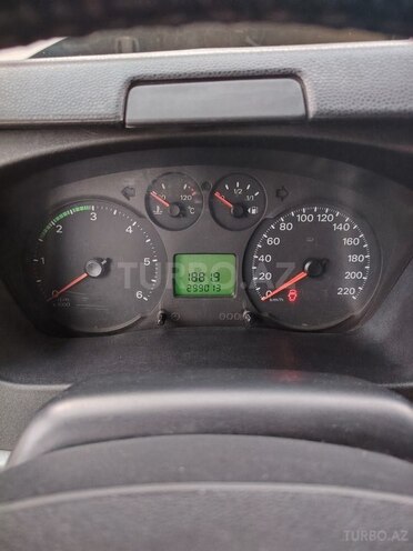 Ford Transit-9