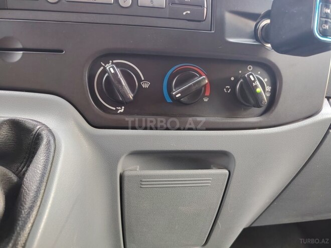 Ford Transit-8