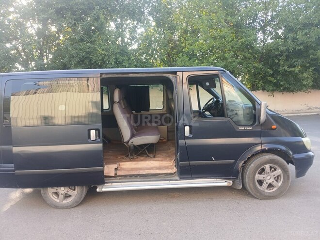 Ford Transit-8