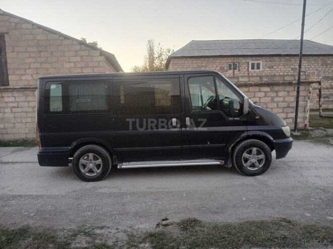 Ford Transit-6