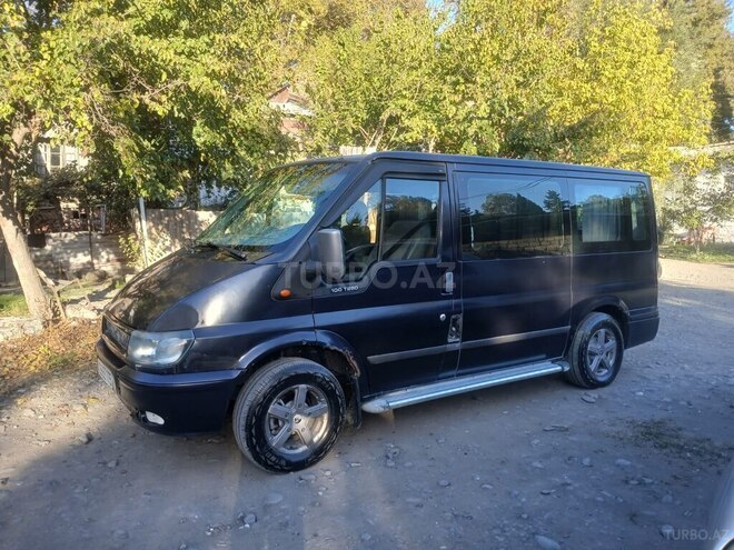 Ford Transit-9
