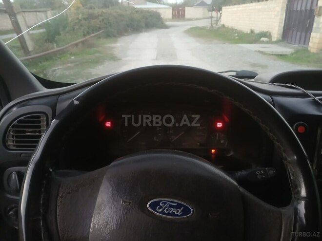 Ford Transit-7